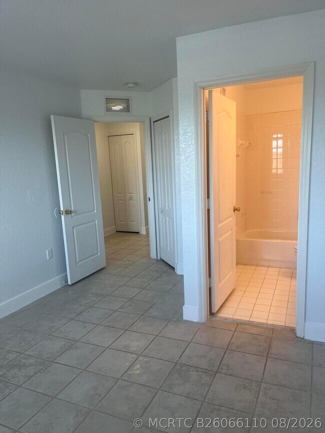 Building Photo - 2137 Shoma Dr