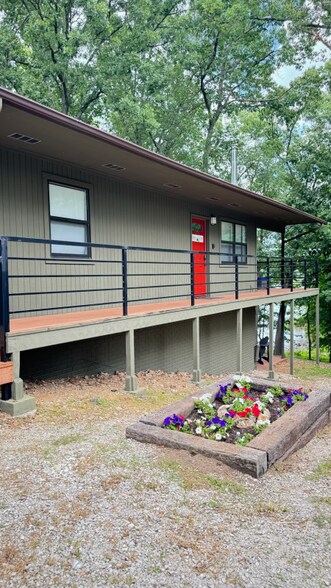 Building Photo - 26944 Pine Bluff Ln