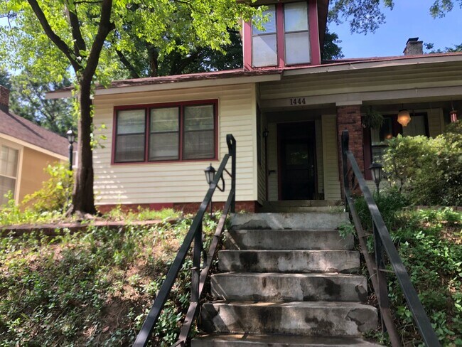 Building Photo - 1442 Vance Ave