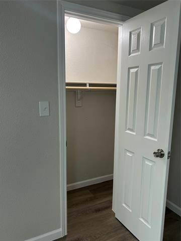 Building Photo - 407 N Justin Ave