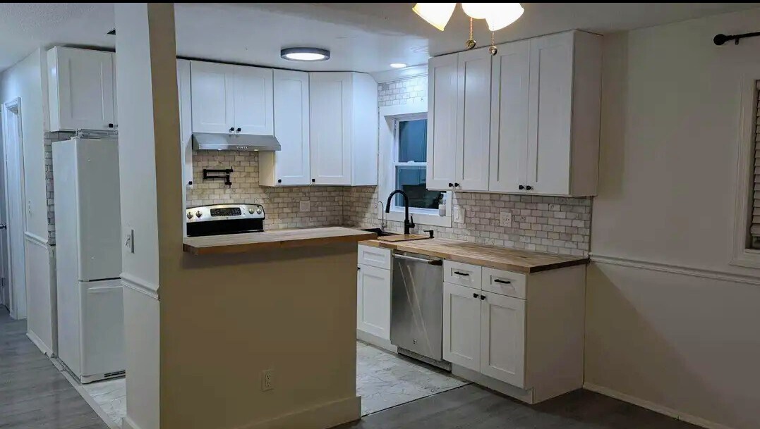 Building Photo - 4921 7th St N