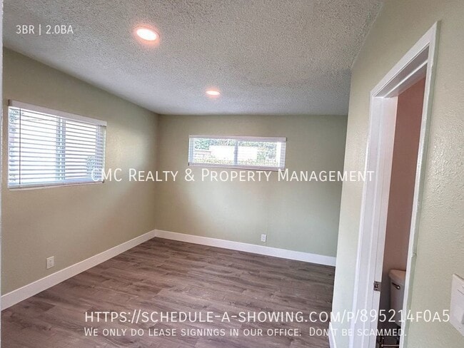 Building Photo - 1932 W 76th St