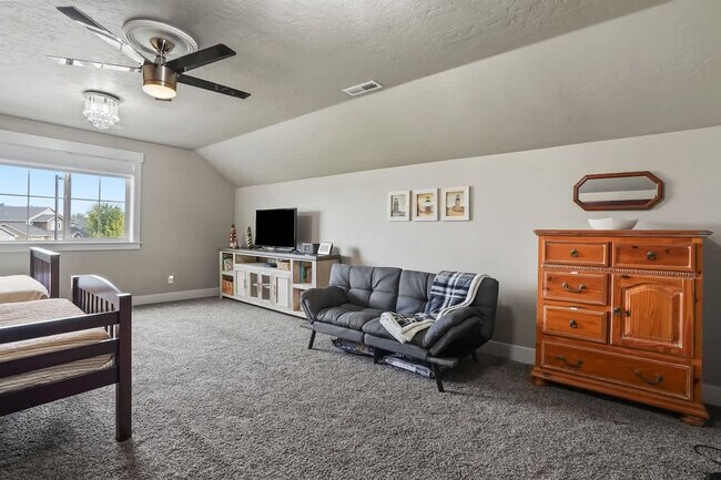 Building Photo - 18713 Easter Peak Ave