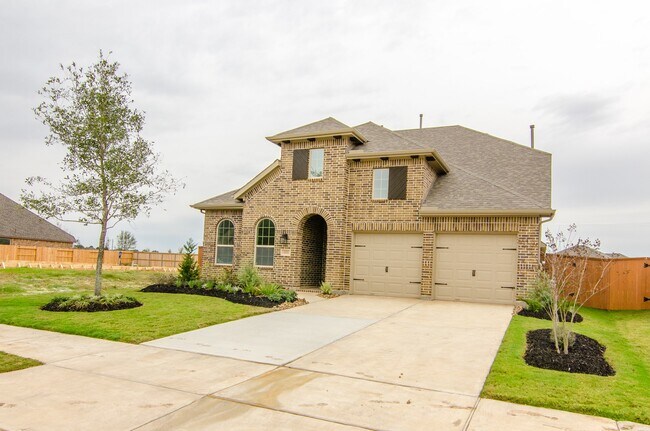 Building Photo - 18122 Glenlyon Dr