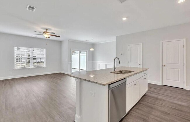 Building Photo - 3-bedroom, 2.5-bathroom Townhouse