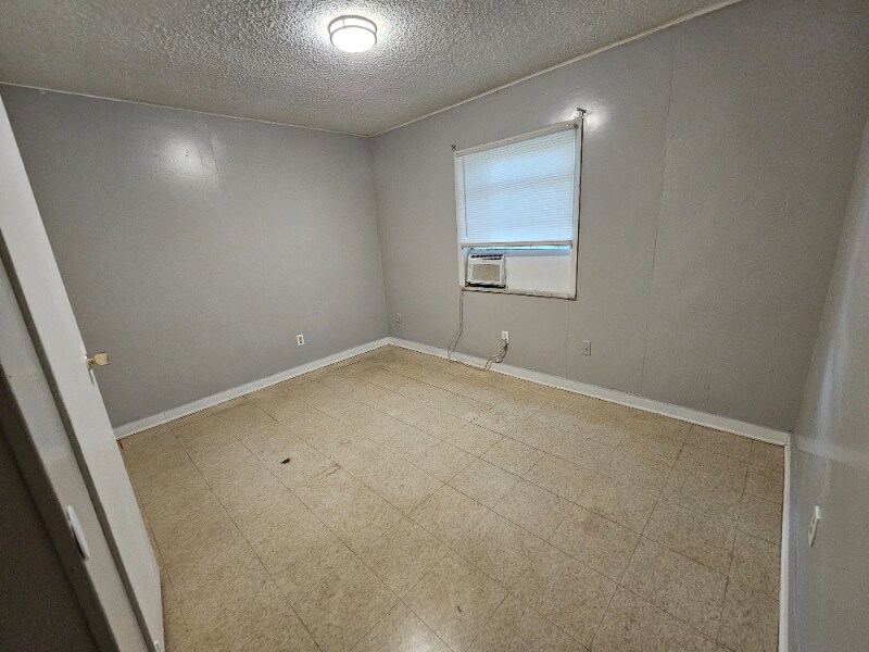 Building Photo - 506 Orchid Dr