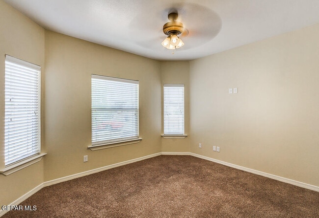 Building Photo - 3089 Coyote View Pl