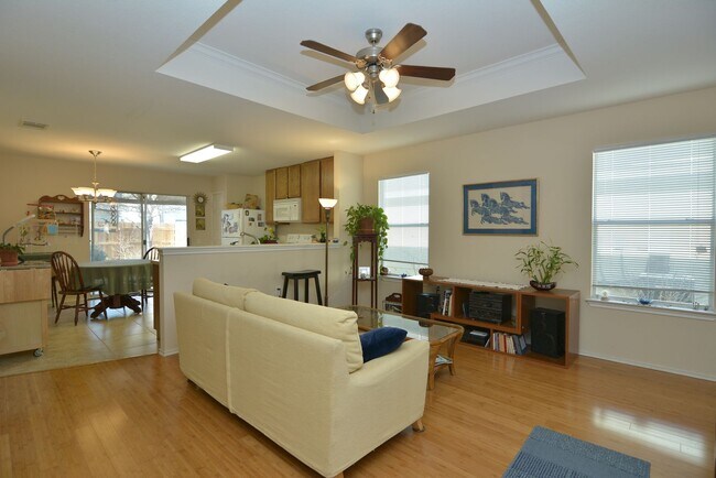 Building Photo - Fully Furnished South Austin Home - Rivers...