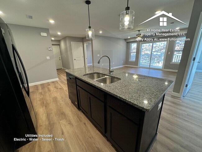 Building Photo - 2610 N Bluff St