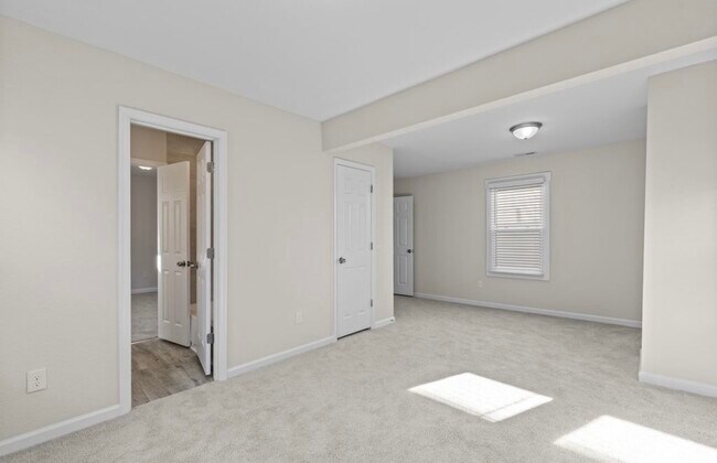 Building Photo - Jackson