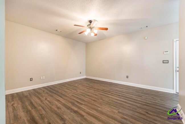 Building Photo - 206 Beau Claire Cir