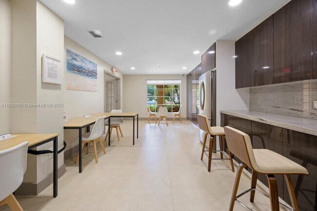 Building Photo - 19655 E Country Club Dr