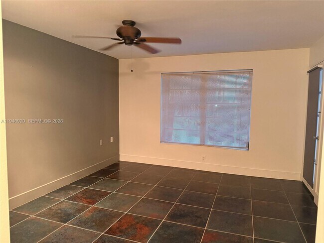 Building Photo - 1631 NE 114th St