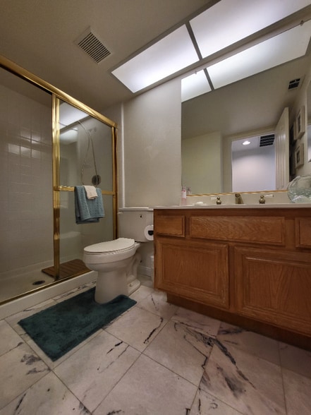 Building Photo - 21714 Agajanian Ln