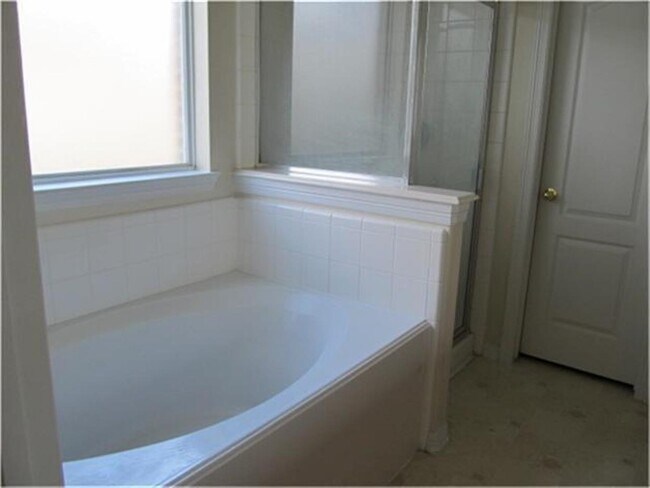 Building Photo - 5111 Manorfield Dr