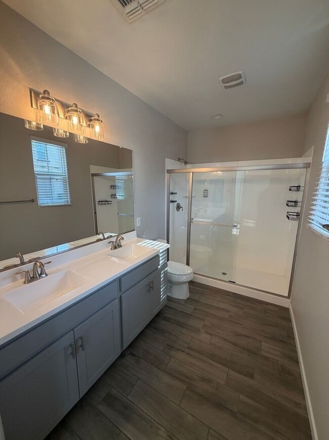 Building Photo - Unique opportunity! Rent a NEWER home in Tempe!! This home features 4 bedrooms & 3.5 baths with 2...
