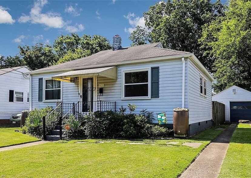 Primary Photo - 623 Muskogee Ave