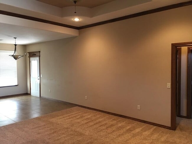 Building Photo - 1213 Red Rock Dr