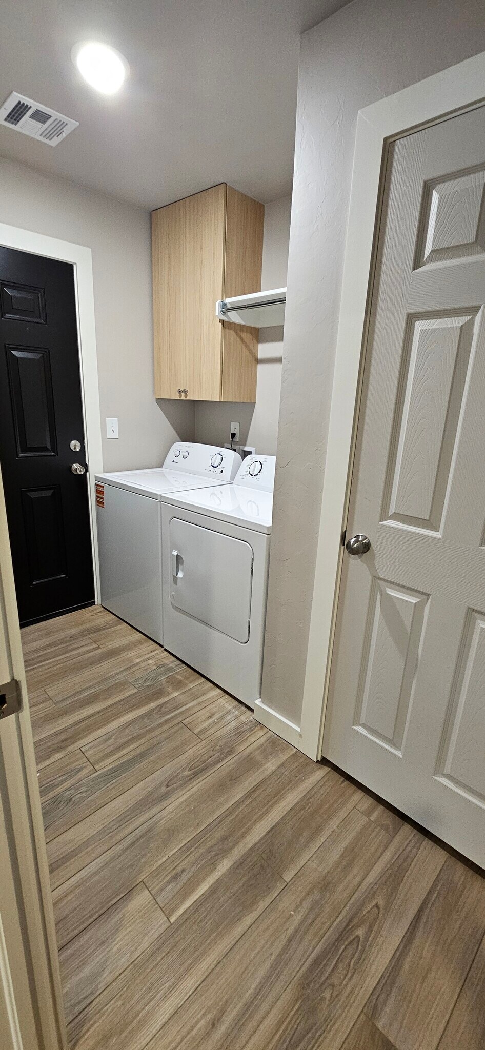 Building Photo - 2361 N Thompkins Ave