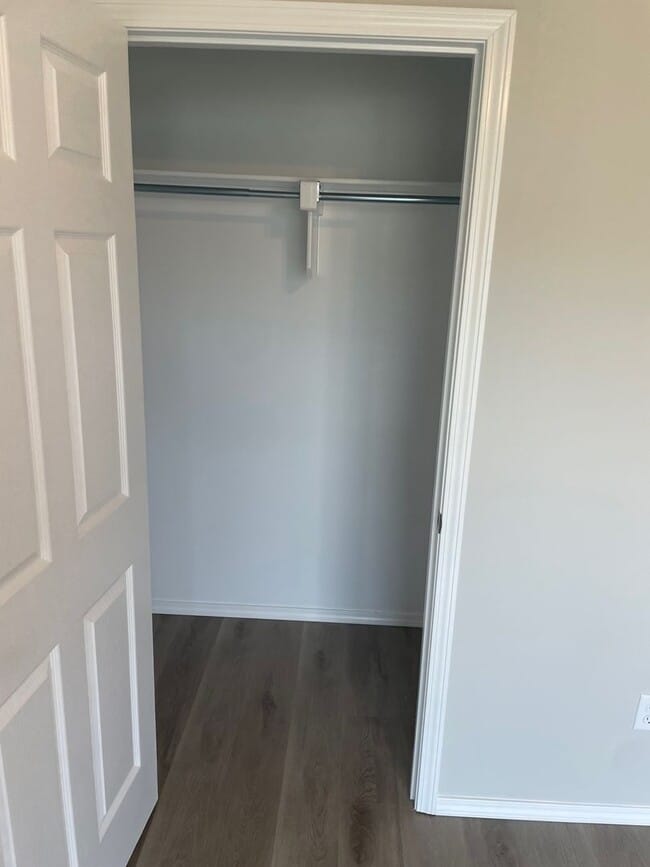 Building Photo - 409 Genesis Dr