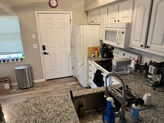 Building Photo - 604 Cordova Green