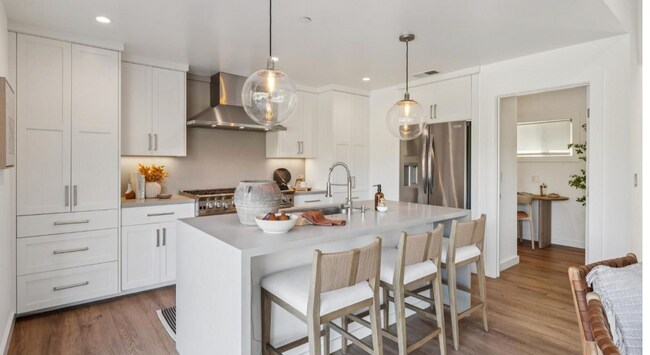 Building Photo - Beautifully remodeled 2BD/2BA single-level home in Tiburon