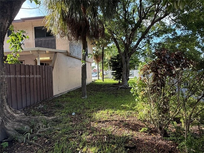 Building Photo - 130 SW 108th Ave
