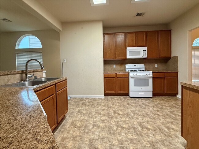 Building Photo - 14802 Fir Knoll Way