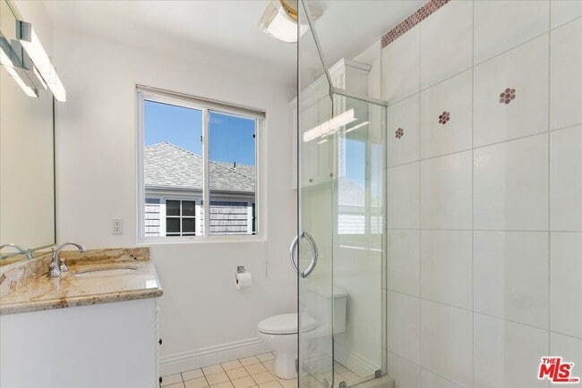 Building Photo - 4144 Nagle Ave