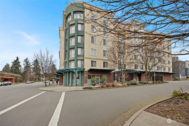 Apartment - 11004 NE 11th St