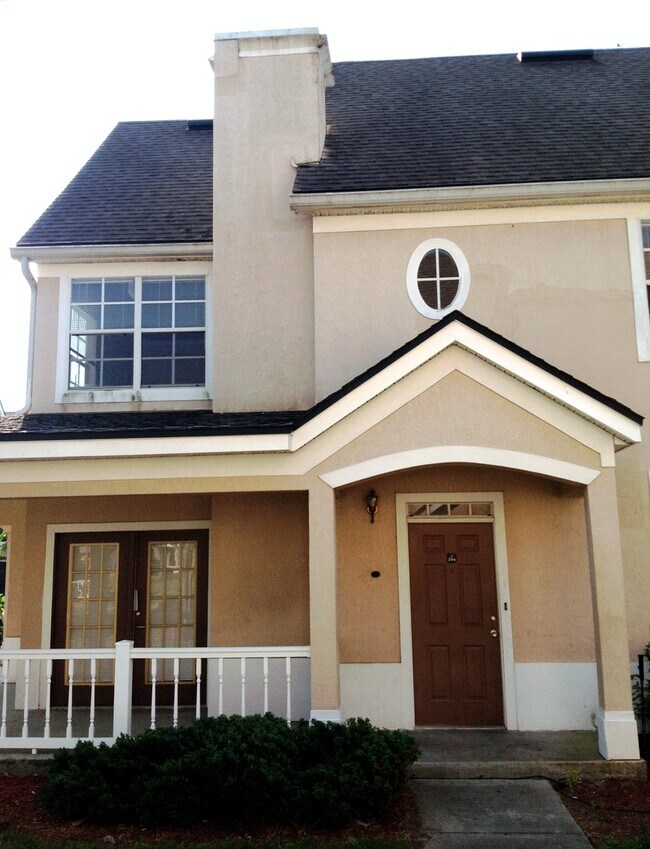 Building Photo - Spacious three bed at The Hamptons