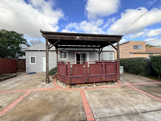 Building Photo - 212 Hermosa Ave