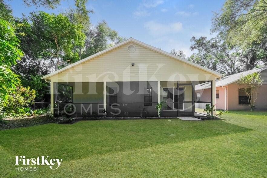 Building Photo - 906 Hart St