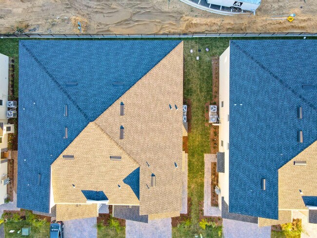 Building Photo - 1083 Splash Shot Pl