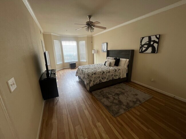 Building Photo - 3300 Cummins St