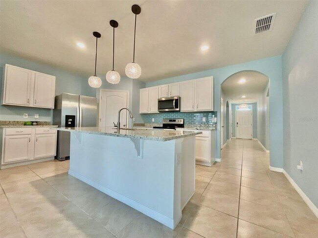 Building Photo - Harmony Rental