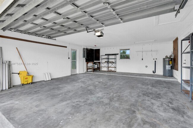 Building Photo - 644 Bonita Ct