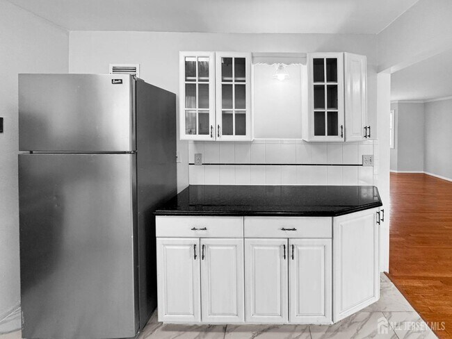 Building Photo - 117 Old Post Rd