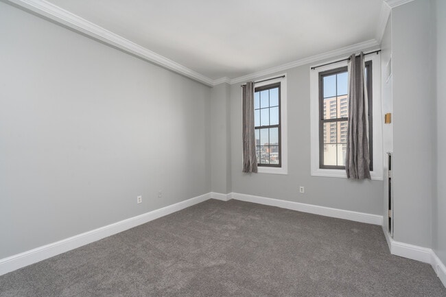 Building Photo - 1 E Chase St