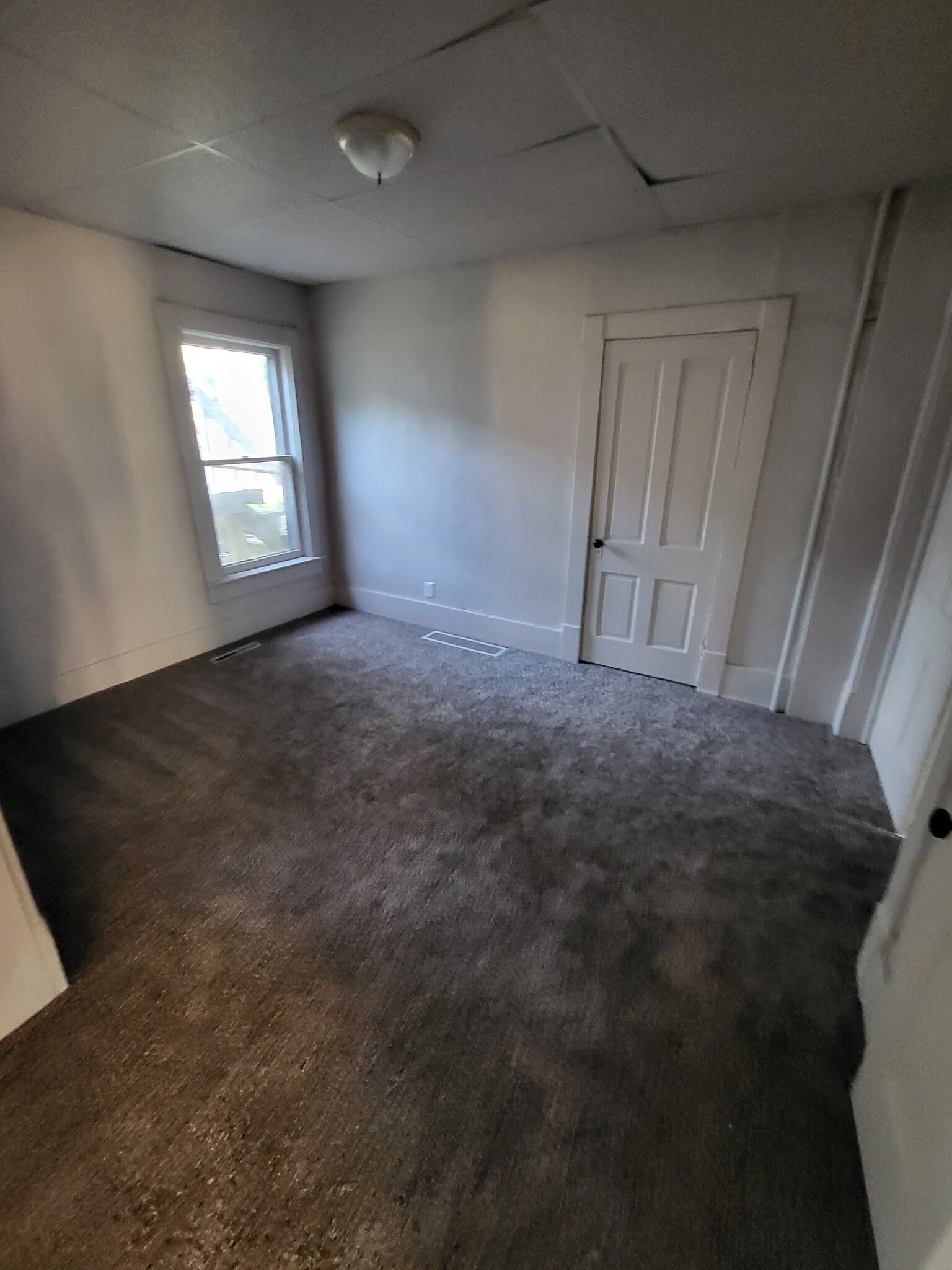 Building Photo - 378 W Division St