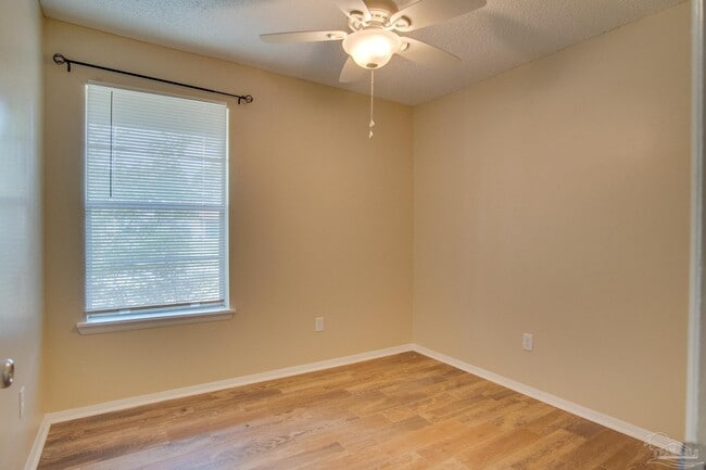 Building Photo - 386 Quigley Rd