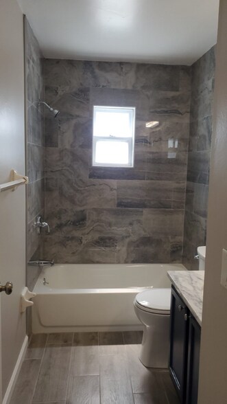 Building Photo - 15149 Westminister Ave