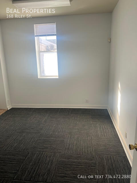 Building Photo - 168 Riley St