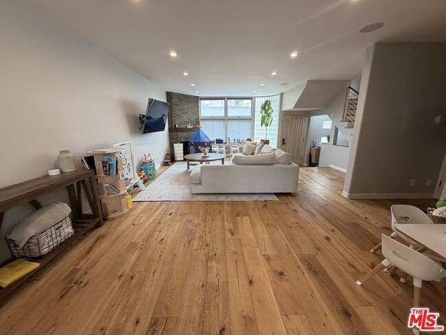 Building Photo - 1128 22nd St