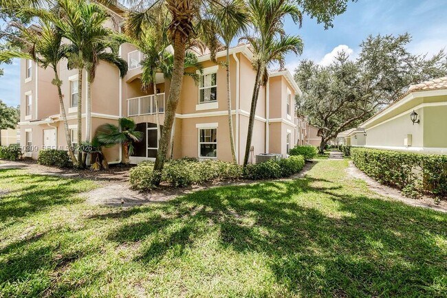 Building Photo - 5060 Fairways Cir