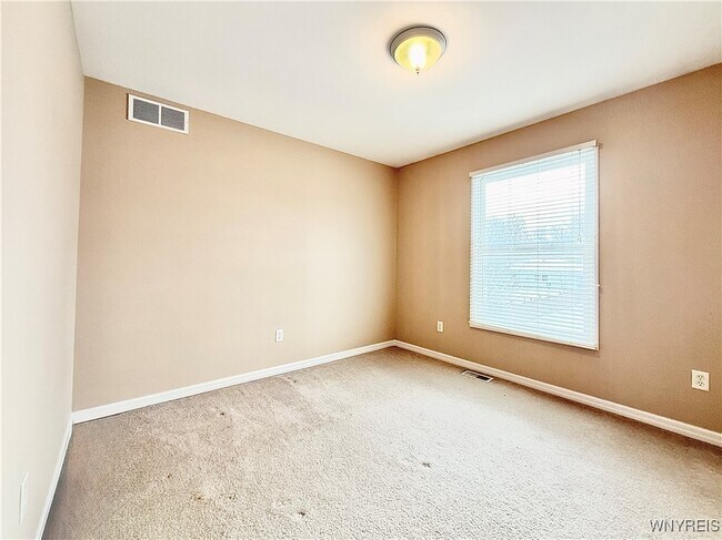 Building Photo - 175 Crown Royal Dr