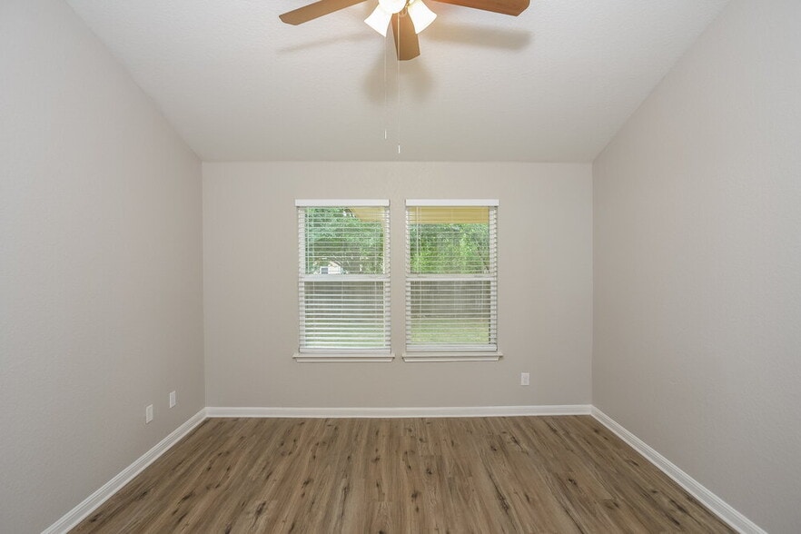 Building Photo - 11822 Woodland Deer