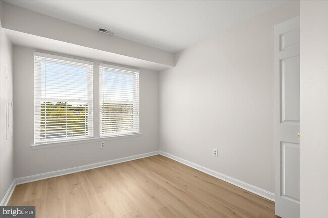 Building Photo - 7758 Mayfair Cir