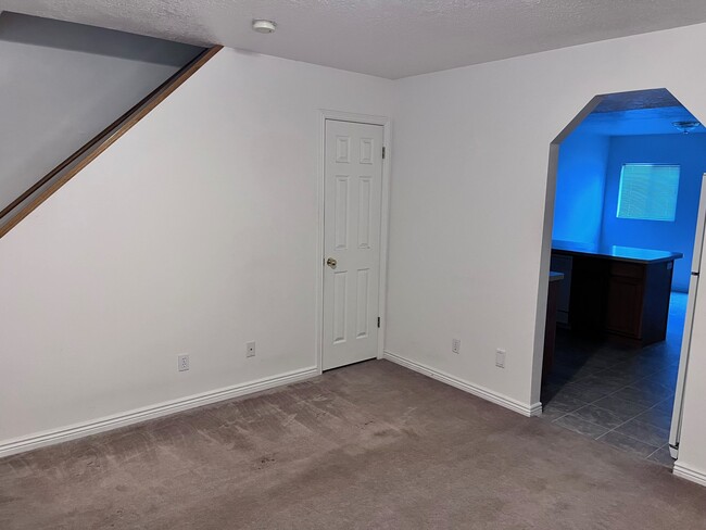 Building Photo - 280 E 700 S