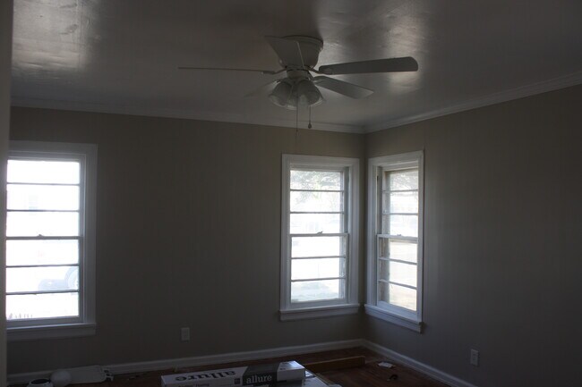 Texas sized Bed 2 - 2121 22nd St